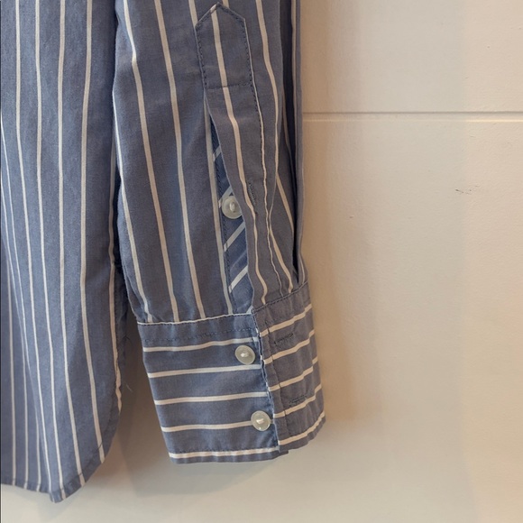 Abercrombie and Fitch Light Blue and White Striped Button Down Shirt - Picture 5 of 5